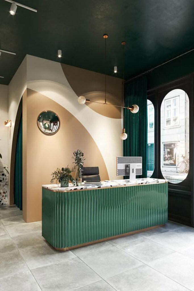 ออกแบบโชว์รูมรถยนต์, สร้างโชว์รูมรถยนต์, ออกแบบภายในโชว์รูม, อินทีเรีย, ผลงานตกแต่งภายในจริง, Modern Luxury, Queen Enterprise Construction Company, งานอินทีเรียคือสิ่งสำคัญ, สถาปนิกออกแบบภายใน, ตกแต่งโชว์รูมระดับพรีเมียม, ติดตั้งเฟอร์นิเจอร์บิ้วอิน, นักออกแบบตกแต่งภายใน, งานฝีมือประณีต, รับเหมาก่อสร้างโชว์รูม